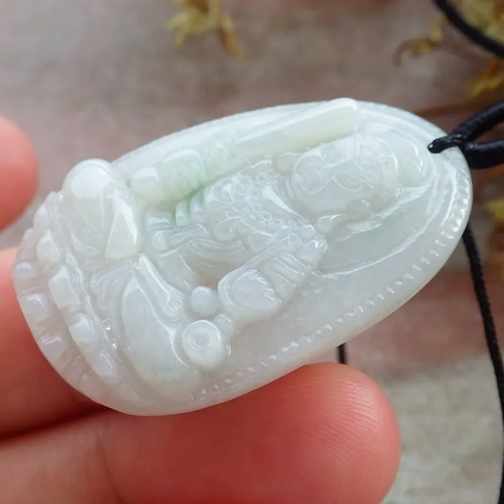 GRADE A Burmese Light Green Jadeite Jade OOAK Hand Carved Samurai Unisex Pendant - Picture 2 of 5
